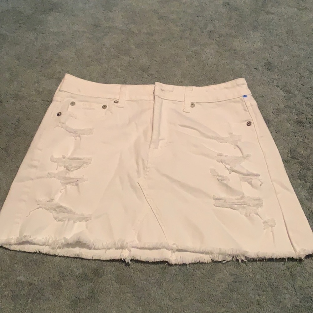 AMERICAN EAGLE Vintage Hi-Rise Distressed White Skirt 8